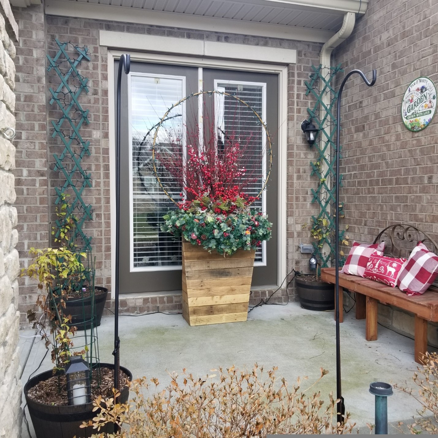 Outdoor Centerpiece This Holiday Season